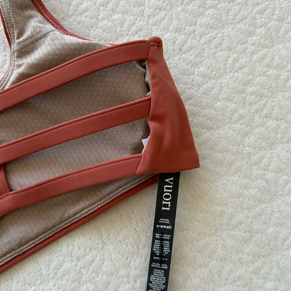 Vuori Peach Yosemite Sports Bra new w/o tags - Picture 3 of 6